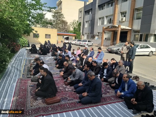 مراسم پر فیض زیارت عاشورا در جوار مزار شهید گمنام سازمان مرکزی دانشگاه فرهنگیان 